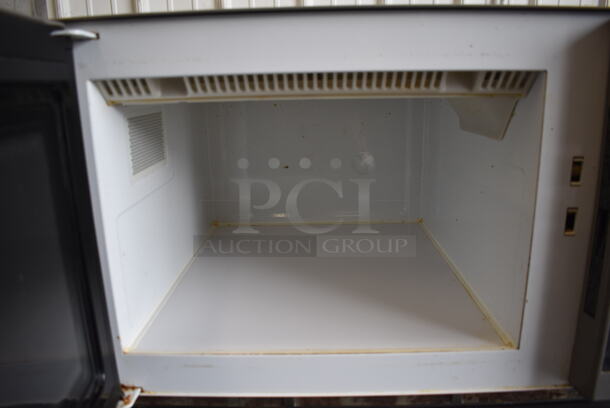 Amana RCS10MPA Stainless Steel Commercial Countertop Microwave Oven. 120 Volts, 1 Phase. 22x18x15 - Image 4 of 6