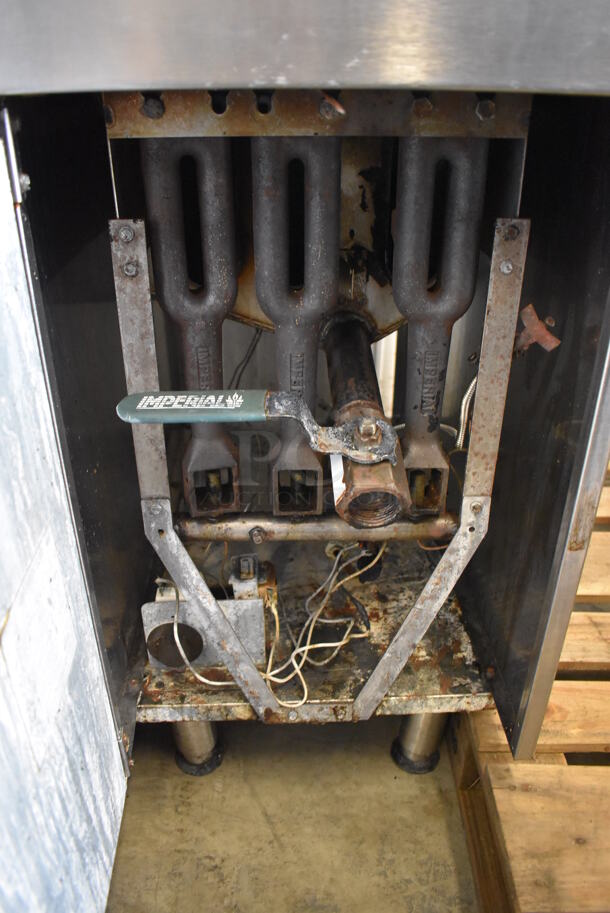 Imperial IFS-40 Stainless Steel Commercial Floor Style Natural Gas Powered Deep Fat Fryer w/ 2 Metal Fry Baskets. 105,000 BTU. 16x31x47 - Image 5 of 7