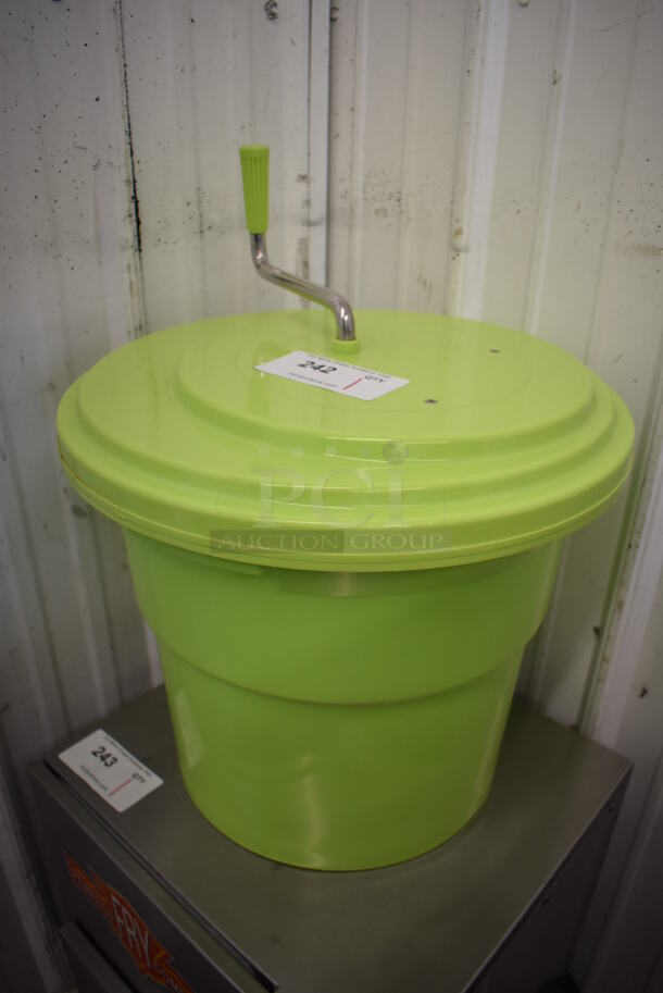 Green Poly Salad Spinner Lettuce Spinner. 17x17x22 - Image 2 of 4