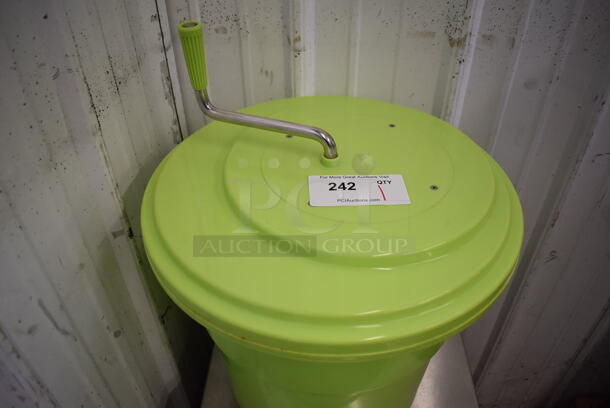 Green Poly Salad Spinner Lettuce Spinner. 17x17x22 - Image 3 of 4