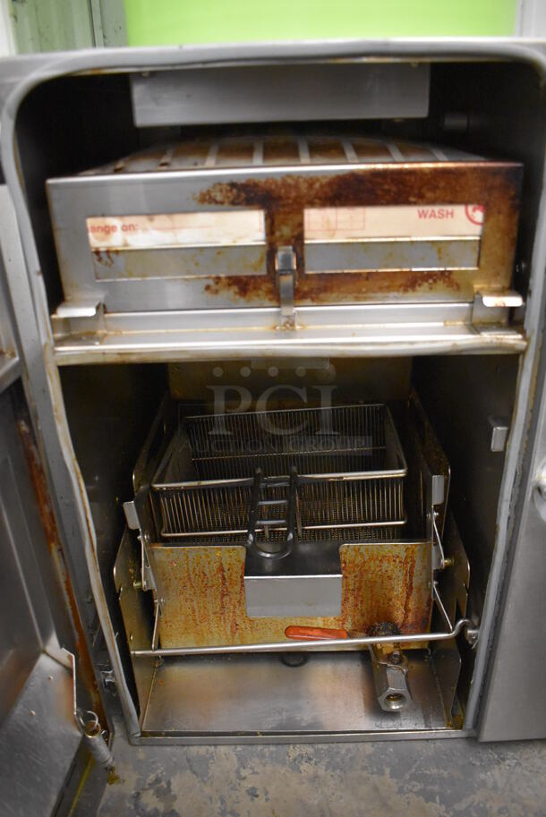 2018 Perfect Fry Company PFC5708 Stainless Steel Commercial Countertop Electric Powered Ventless Fryer. 208 Volts, 1 Phase. 17x16x23 - Image 4 of 6