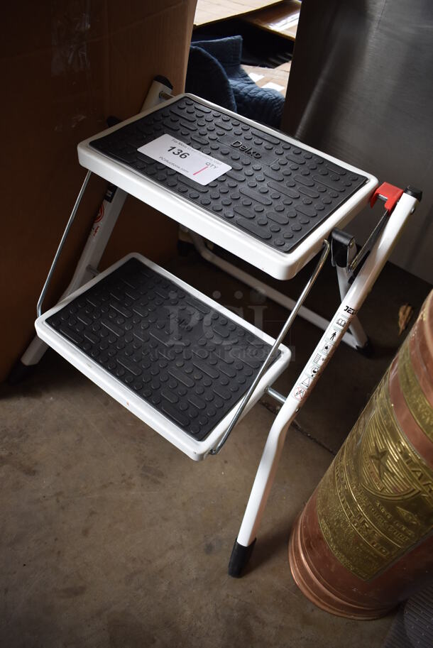 White Metal 2 Step Stool. 20x20x18 - Image 2 of 3