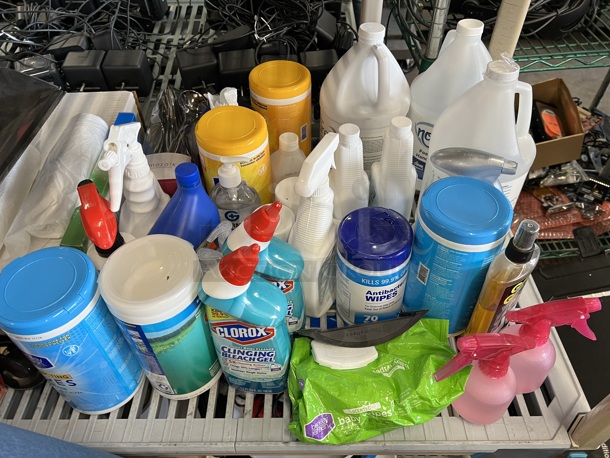 ALL ONE MONEY! Tier Lot of Various Items Including Cleaners, Spray Bottles and Plasticware - Image 5 of 5
