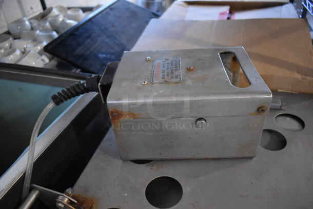 Hobart 4246S Metal Commercial Floor Style Meat Grinder Mixer w/ Food Pedal on Commercial Casters. 208 Volts, 3 Phase. 22x42x55 - Image 7 of 11