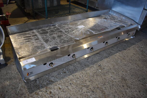 BRAND NEW SCRATCH AND DENT! 2022 Cooking Performance Group 351GTCPG72NL Stainless Steel Commercial Countertop 72" Natural Gas Powered Flat Top Griddle w/ Thermostatic Controls. Missing Knobs. 180,000 BTU. 72x30x13 - Image 2 of 9