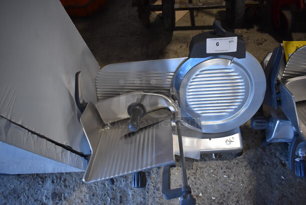 BRAND NEW SCRATCH AND DENT! Hobart Centerline EDGE14-11 Stainless Steel Commercial Countertop Meat Slicer w/ Blade Sharpener.  Backside Knob is Broken. 115 Volts, 1 Phase. 30x24x22. Tested and Powers On But Blade Does Not Move - Image 6 of 8