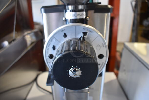 BRAND NEW SCRATCH AND DENT! Bunn GVH-2 2 lb. Stainless Steel Commercial Countertop Bulk Coffee Bean Grinder. Top Panel Is Cracked and Bottom Catch Pan is Broken. 120 Volts, 1 Phase. 8x18x25. Tested and Working! - Image 5 of 9
