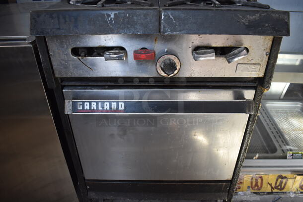 Garland Metal Commercial Natural Gas Powered 4 Burner Range w/ Oven, Over Shelf and Back Splash. 24x32x59.5 - Image 3 of 6