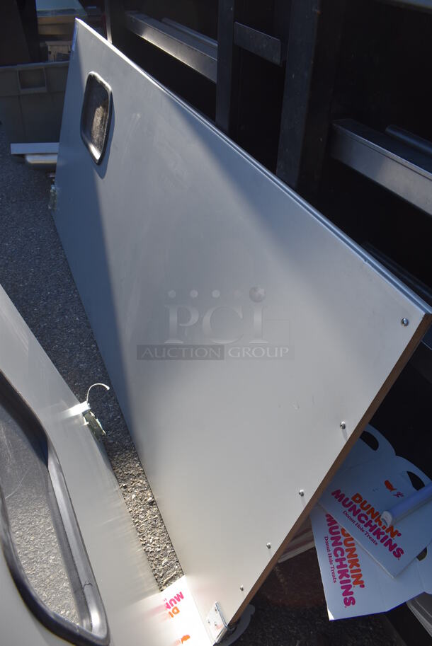 BRAND NEW SCRATCH AND DENT! Curtron Service-Pro Series 30 Double Aluminum Swinging Traffic Door. Goes GREAT w/ Lot 182! 35x2.5x82 - Image 4 of 5