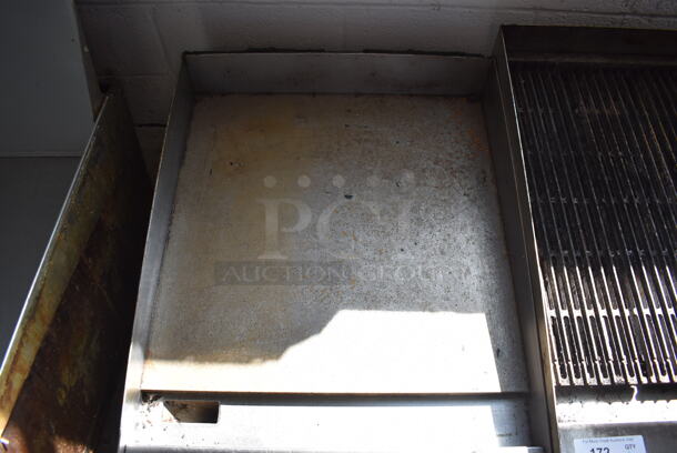 Vulcan Stainless Steel Commercial Countertop Natural Gas Powered Flat Top Griddle w/ Thermostatic Controls. 24x40x25 - Image 3 of 5