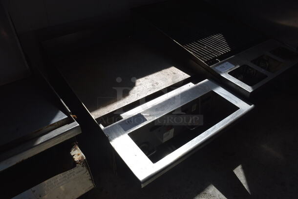 Vulcan Stainless Steel Commercial Countertop Natural Gas Powered Flat Top Griddle w/ Thermostatic Controls. 24x40x25 - Image 4 of 5