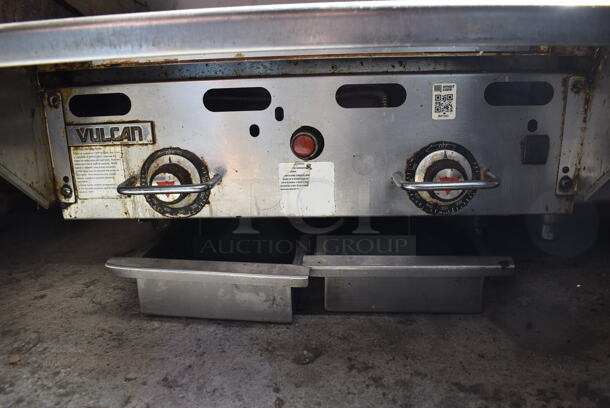 Vulcan Stainless Steel Commercial Countertop Natural Gas Powered Flat Top Griddle w/ Thermostatic Controls. 24x40x25 - Image 5 of 5
