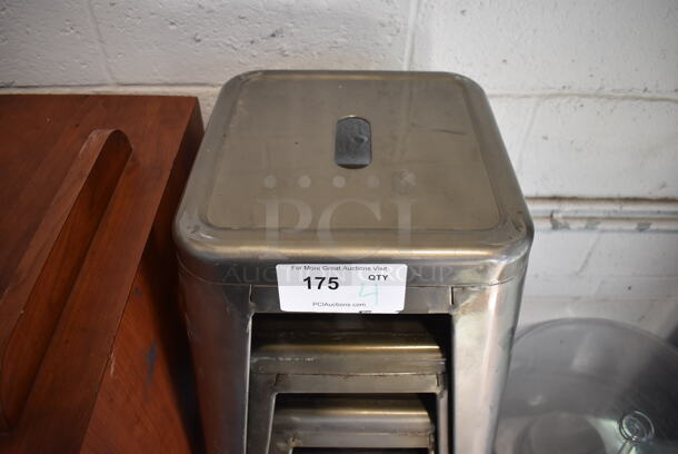 4 Gray Metal Tolix Style Bar Height Stools. 17x17x30. 4 Times Your Bid! - Image 3 of 3