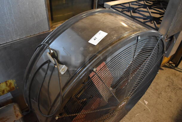 Triangle Engineering DBD4223 Metal Floor Style Fan on Casters. 115 Volts, 1 Phase. 46x18x44. Tested and Working! - Image 4 of 7