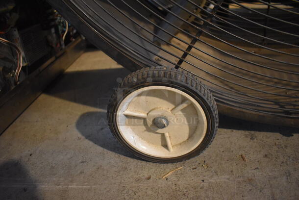 Triangle Engineering DBD4223 Metal Floor Style Fan on Casters. 115 Volts, 1 Phase. 46x18x44. Tested and Working! - Image 5 of 7
