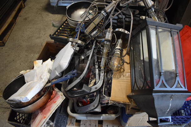 PALLET LOT! Lot of Various Items Including Metal Skillets, Light Fixtures and More! - Image 4 of 6