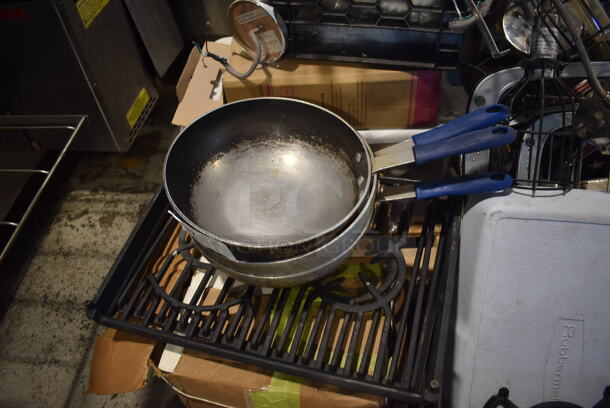 PALLET LOT! Lot of Various Items Including Metal Skillets, Light Fixtures and More! - Image 5 of 6