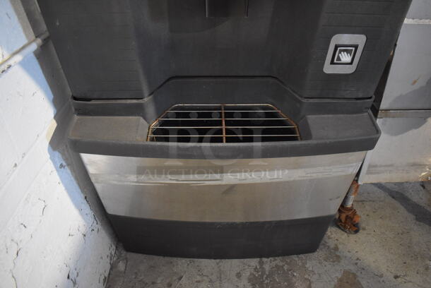 Stainless Steel Commercial Hotel Ice Dispenser. 30x33x58 - Image 3 of 6