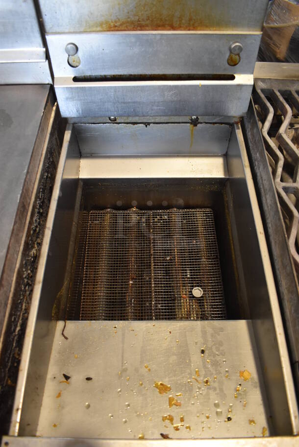 Pitco Frialator SG14 Stainless Steel Commercial Floor Style Natural Gas Powered Deep Fat Fryer on Commercial Casters. 110,000 BTU. 15.5x34x48 - Image 4 of 7
