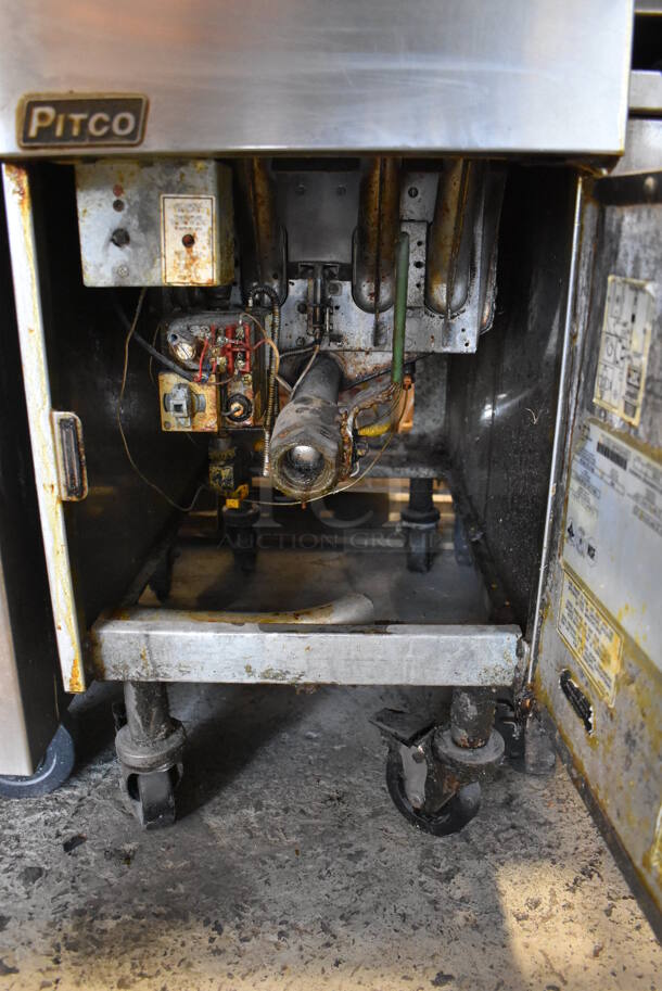 Pitco Frialator SG14 Stainless Steel Commercial Floor Style Natural Gas Powered Deep Fat Fryer on Commercial Casters. 110,000 BTU. 15.5x34x48 - Image 6 of 7