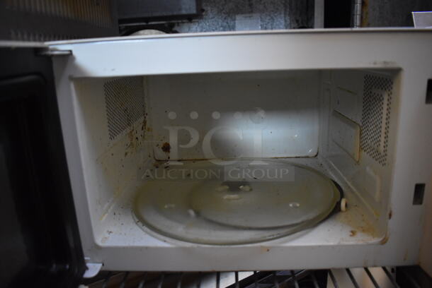 Samsung Metal Countertop Microwave Oven w/ Plate. 115 Volts, 1 Phase. 18x12x10 - Image 4 of 5