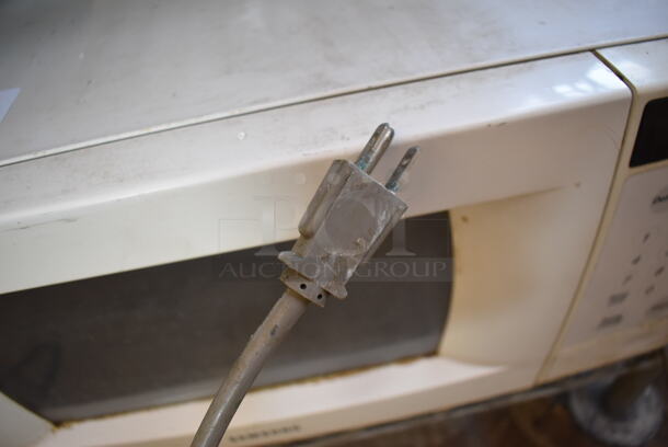 Samsung Metal Countertop Microwave Oven w/ Plate. 115 Volts, 1 Phase. 18x12x10 - Image 5 of 5