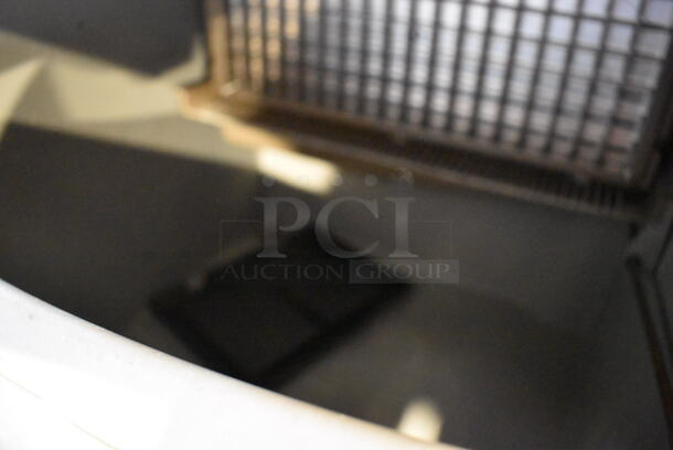 Ice O Matic ICEU220FA2 Metal Commercial Self Contained Undercounter Ice Machine. 115 Volts, 1 Phase. 25x25x39 - Image 5 of 6