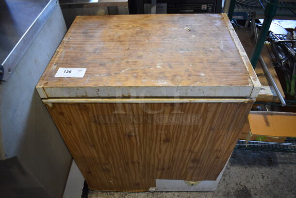 Metal Chest Freezer. 115 Volts, 1 Phase. 29x22x33. Tested and Working! - Image 1 of 6