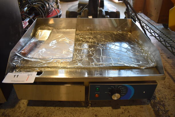 BRAND NEW SCRATCH AND DENT! 2022 Hoocoo CMEG-818 Stainless Steel Commercial Countertop Electric Powered Flat Top Griddle. 240 Volts. 22x18x10