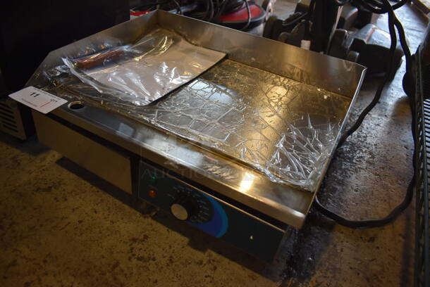 BRAND NEW SCRATCH AND DENT! 2022 Hoocoo CMEG-818 Stainless Steel Commercial Countertop Electric Powered Flat Top Griddle. 240 Volts. 22x18x10 - Image 5 of 9