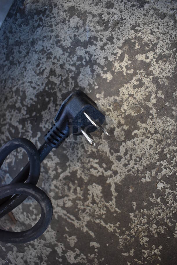 BRAND NEW SCRATCH AND DENT! 2022 Hoocoo CMEG-818 Stainless Steel Commercial Countertop Electric Powered Flat Top Griddle. 240 Volts. 22x18x10 - Image 9 of 9