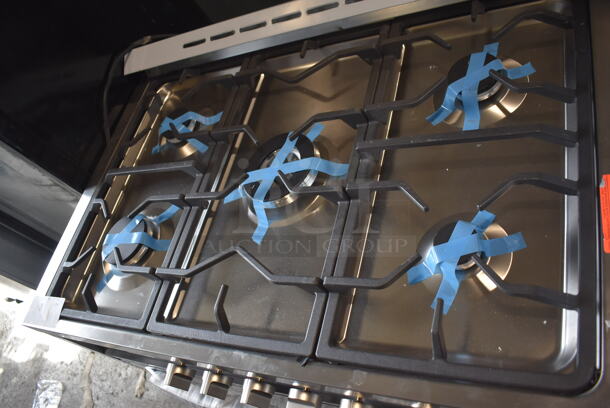BRAND NEW SCRATCH AND DENT! KoolMore KM-FR36GL-SS Stainless Steel Commercial Gas Powered 5 Burner Range w/ Oven. 35x22x30 - Image 5 of 9