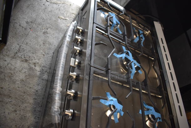 BRAND NEW SCRATCH AND DENT! KoolMore KM-FR36GL-SS Stainless Steel Commercial Gas Powered 5 Burner Range w/ Oven. 35x22x30 - Image 6 of 9