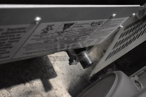 BRAND NEW SCRATCH AND DENT! Avantco 177CAG Stainless Steel Commercial Countertop Gas Powered Flat Top Griddle. 48x30x12 - Image 4 of 5