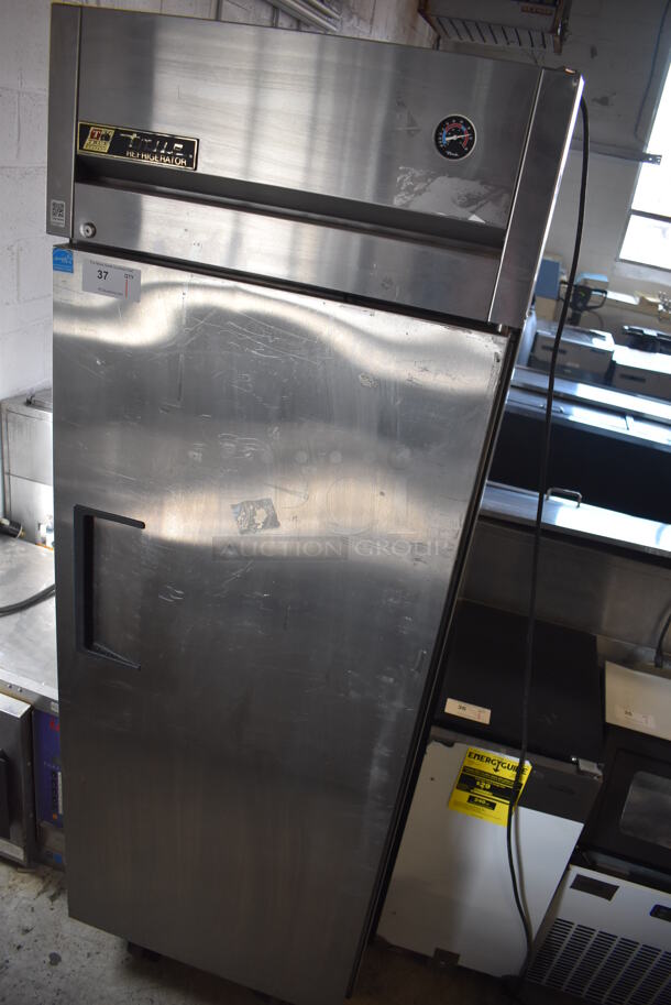 2012 True TG1R-1S ENERGY STAR Stainless Steel Commercial Single Door Reach In Cooler w/ Poly Coated Racks on Commercial Casters. 115 Volts, 1 Phase. 29x35x83. Tested and Working! - Image 2 of 6