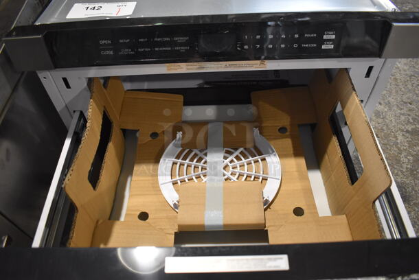 BRAND NEW SCRATCH AND DENT! Stainless Steel Drawer Style Microwave Oven. See Pictures For Glass Damage. 115 Volts, 1 Phase. 24x25x16 - Image 4 of 7