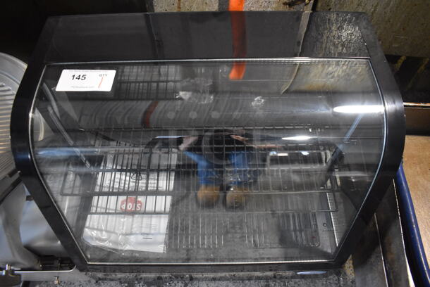 BRAND NEW SCRATCH AND DENT! KoolMore CDC-3C-BK Metal Commercial Countertop Display Case Merchandiser. 110-120 Volts, 1 Phase. 27x18x26.5. Tested and Powers On But Does Not Get Cold - Image 4 of 5