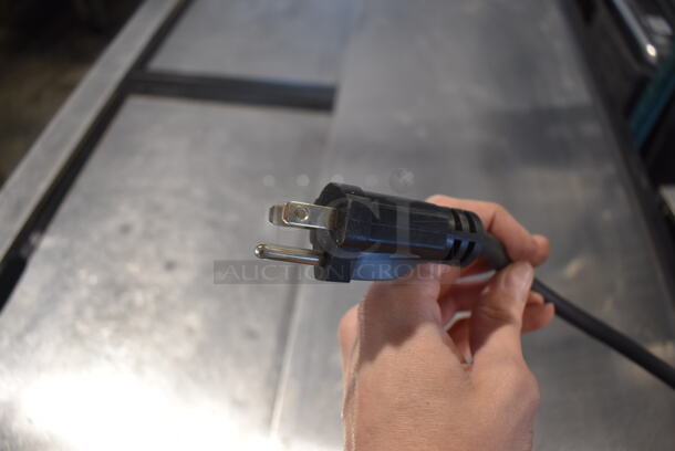 BRAND NEW SCRATCH AND DENT! 2022 Hoocoo CMO-1 Stainless Steel Commercial Countertop Electric Powered Pizza Oven w/ Thermostatic Controls. 120 Volts, 1 Phase. 23x20x12 - Image 7 of 7