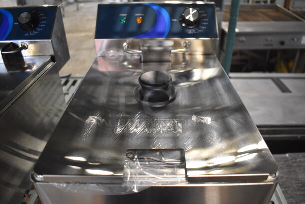 BRAND NEW SCRATCH AND DENT! 2022 Hoocoo FRY-10L Stainless Steel Commercial Countertop Electric Powered Fryer w/ Fry Basket and Lid. 120 Volts, 1 Phase. 11x17x12 - Image 4 of 9