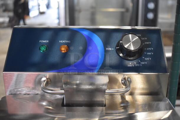 BRAND NEW SCRATCH AND DENT! 2022 Hoocoo FRY-10L Stainless Steel Commercial Countertop Electric Powered Fryer w/ Fry Basket and Lid. 120 Volts, 1 Phase. 11x17x12 - Image 6 of 9