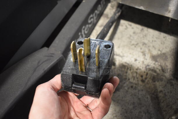 LATE MODEL! Curtis G4TP2T10A3100 Stainless Steel Commercial Countertop Dual Coffee Machine w/ Hot Water Dispenser. 220 Volts, 1 Phase. 20x20x36 - Image 4 of 5