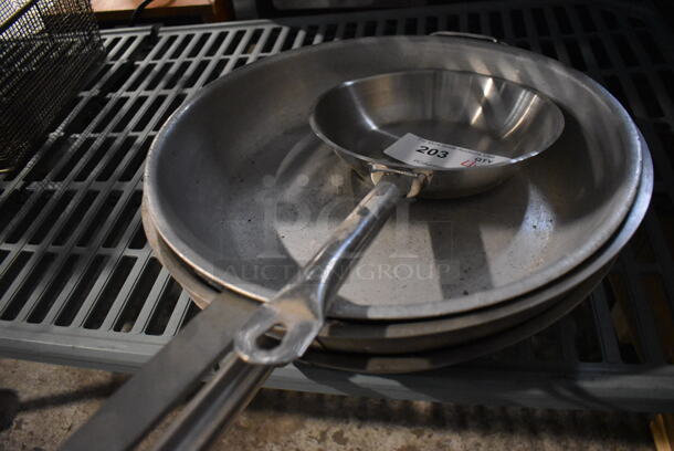 4 Various Metal Skillets. Includes 26x14.5x2. 4 Times Your Bid! - Image 2 of 3