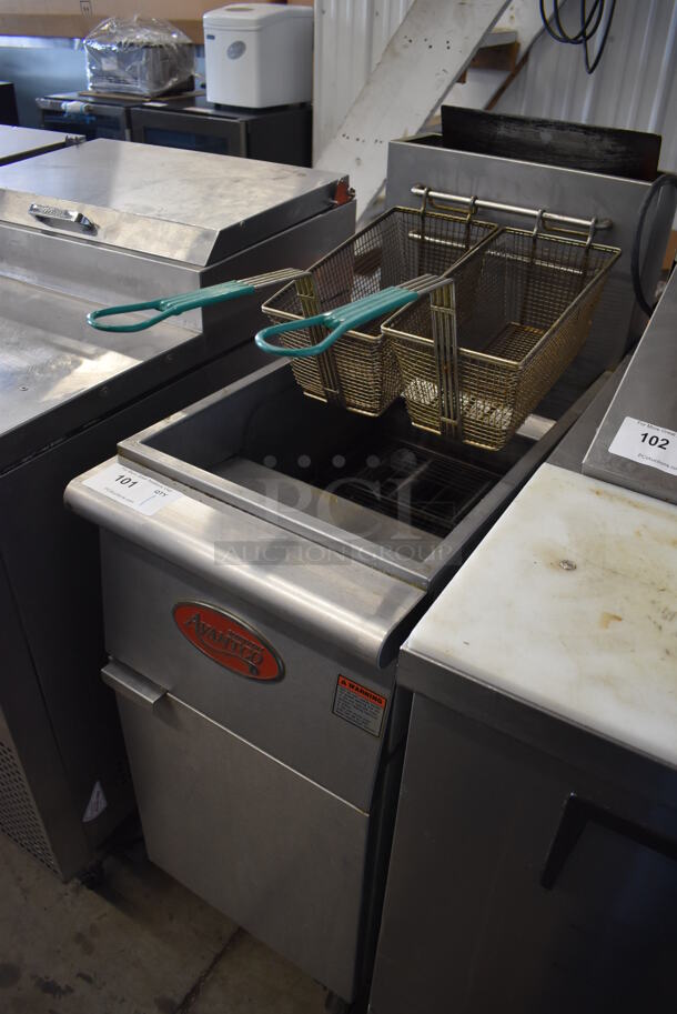 2019 Avantco FF400-N Stainless Steel Commercial Floor Style Natural Gas Powered Deep Fat Fryer w/ 2 Metal Fry Baskets on Commercial Casters. 120,000 BTU. 16x30x45 - Image 3 of 7