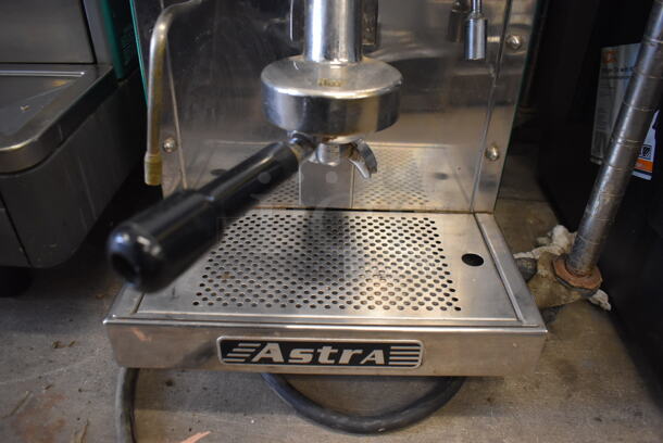 Astra Stainless Steel Commercial Countertop Single Group Espresso Machine w/ Portafilter and Steam Wand. 125 Volts, 1 Phase. 13.5x22x16 - Image 5 of 7