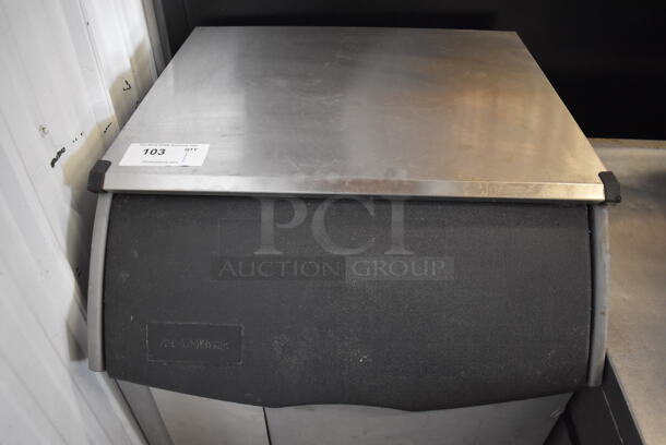 Ice O Matic Stainless Steel Commercial Self Contained Undercounter Ice Machine. 24x25x42 - Image 3 of 7