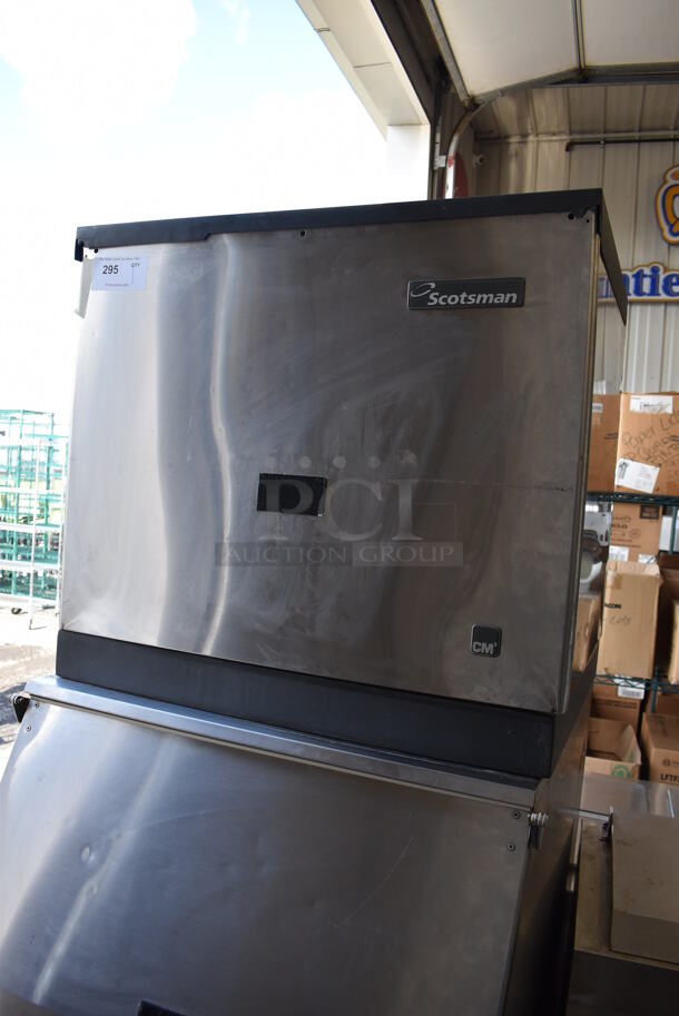 Scotsman CME656WS-3F Stainless Steel Commercial Ice Head on Scotsman MDB550S Commercial Bin on Commercial Casters. 208/230 Volts, 1 Phase. 31x35x81 - Image 2 of 7