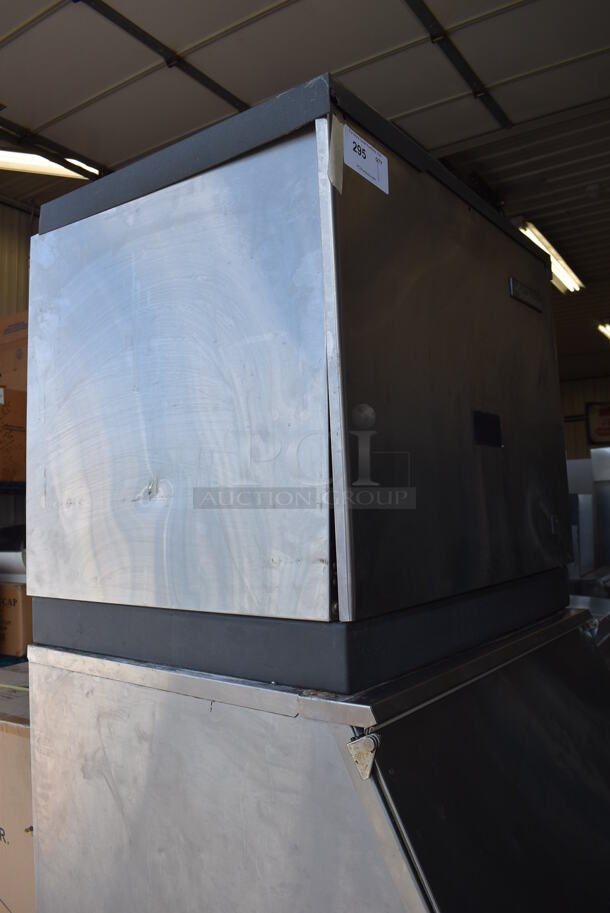 Scotsman CME656WS-3F Stainless Steel Commercial Ice Head on Scotsman MDB550S Commercial Bin on Commercial Casters. 208/230 Volts, 1 Phase. 31x35x81 - Image 5 of 7