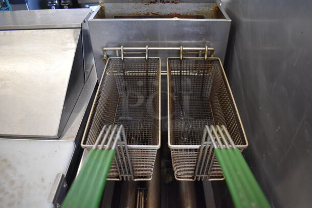 2014 Dean SR42GN Stainless Steel Commercial Floor Style Natural Gas Powered Deep Fat Fryer w/ 2 Metal Fry Baskets on Commercial Casters. 105,000 BTU. 15.5x30x44 - Image 4 of 6