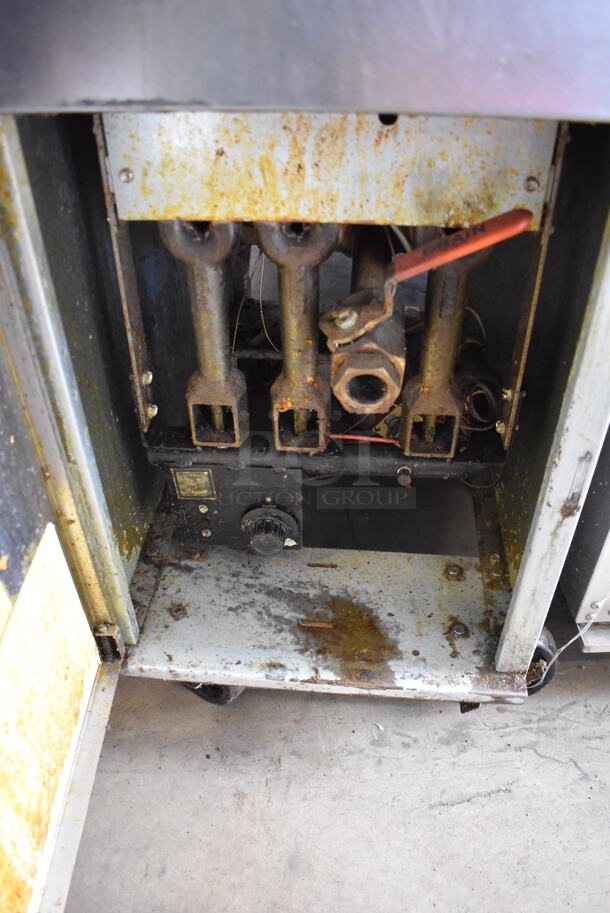 2014 Dean SR42GN Stainless Steel Commercial Floor Style Natural Gas Powered Deep Fat Fryer w/ 2 Metal Fry Baskets on Commercial Casters. 105,000 BTU. 15.5x30x44 - Image 5 of 6