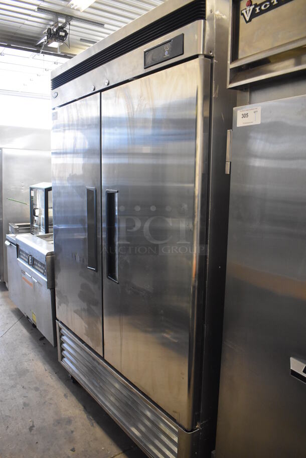 Norlake TF492SSS/0 Stainless Steel Commercial 2 Door Reach In Cooler w/ Poly Coated Racks on Commercial Casters. 115 Volts, 1 Phase. 54.5x30x82.5. Tested and Powers On But Does Not Get Cold - Image 5 of 5